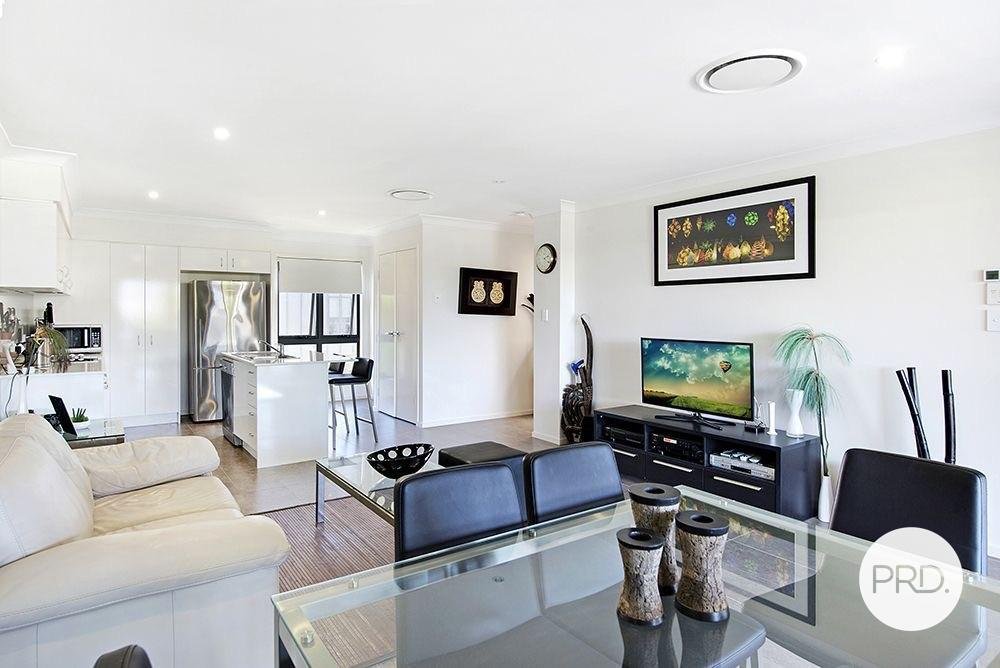 8/61 East Quay Drive BIGGERA WATERS 4
