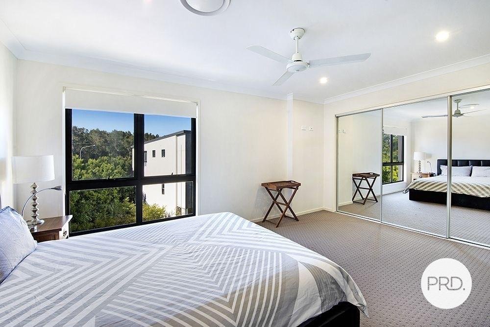 8/61 East Quay Drive BIGGERA WATERS 8