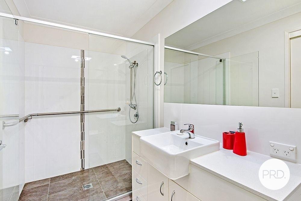 8/61 East Quay Drive BIGGERA WATERS 10