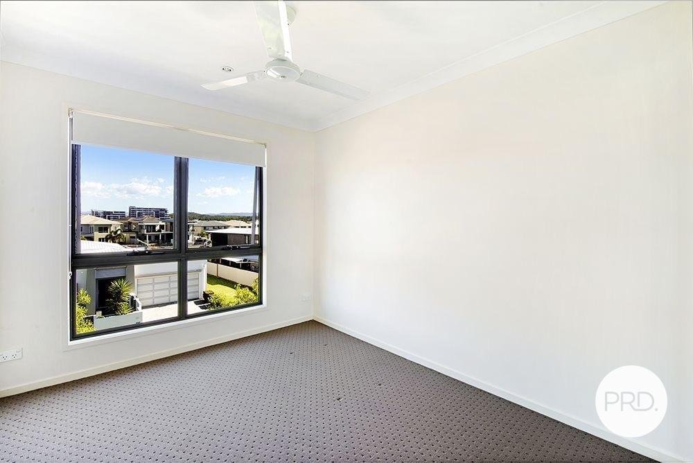 8/61 East Quay Drive BIGGERA WATERS 11