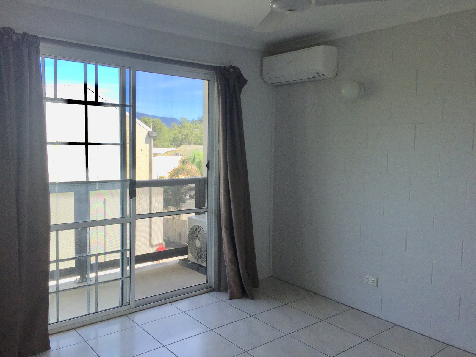 86/3 Eshelby Drive CANNONVALE 1