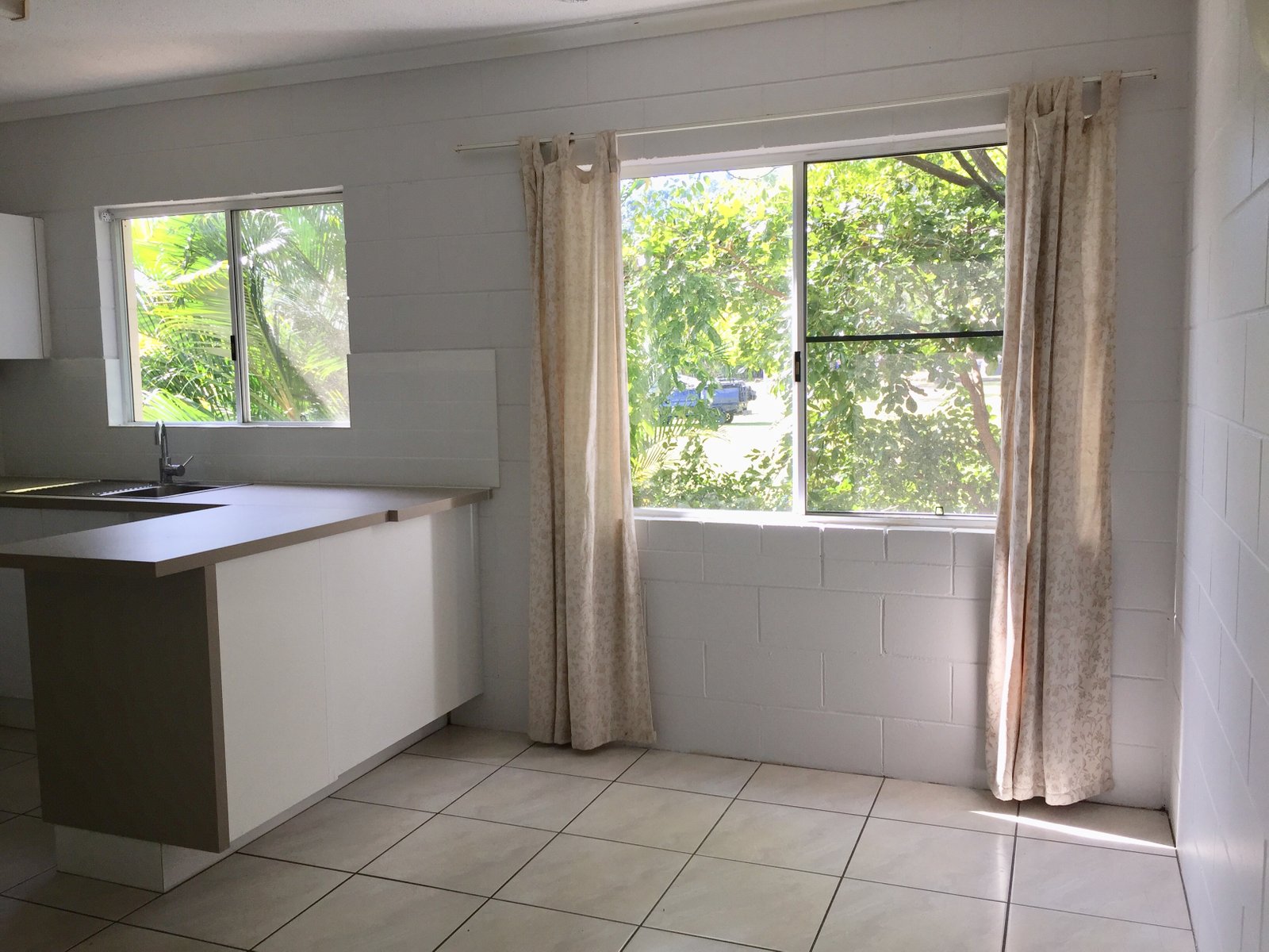 86/3 Eshelby Drive CANNONVALE 10