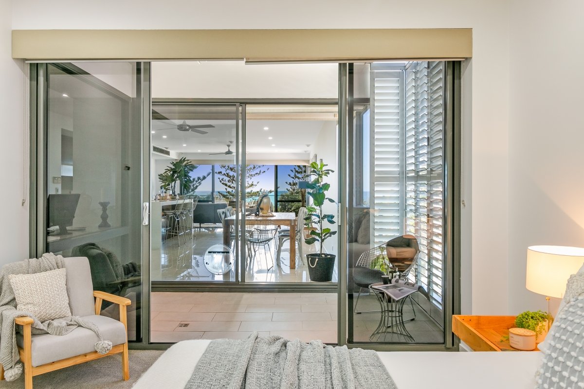 8/64 The Esplanade BURLEIGH HEADS 6