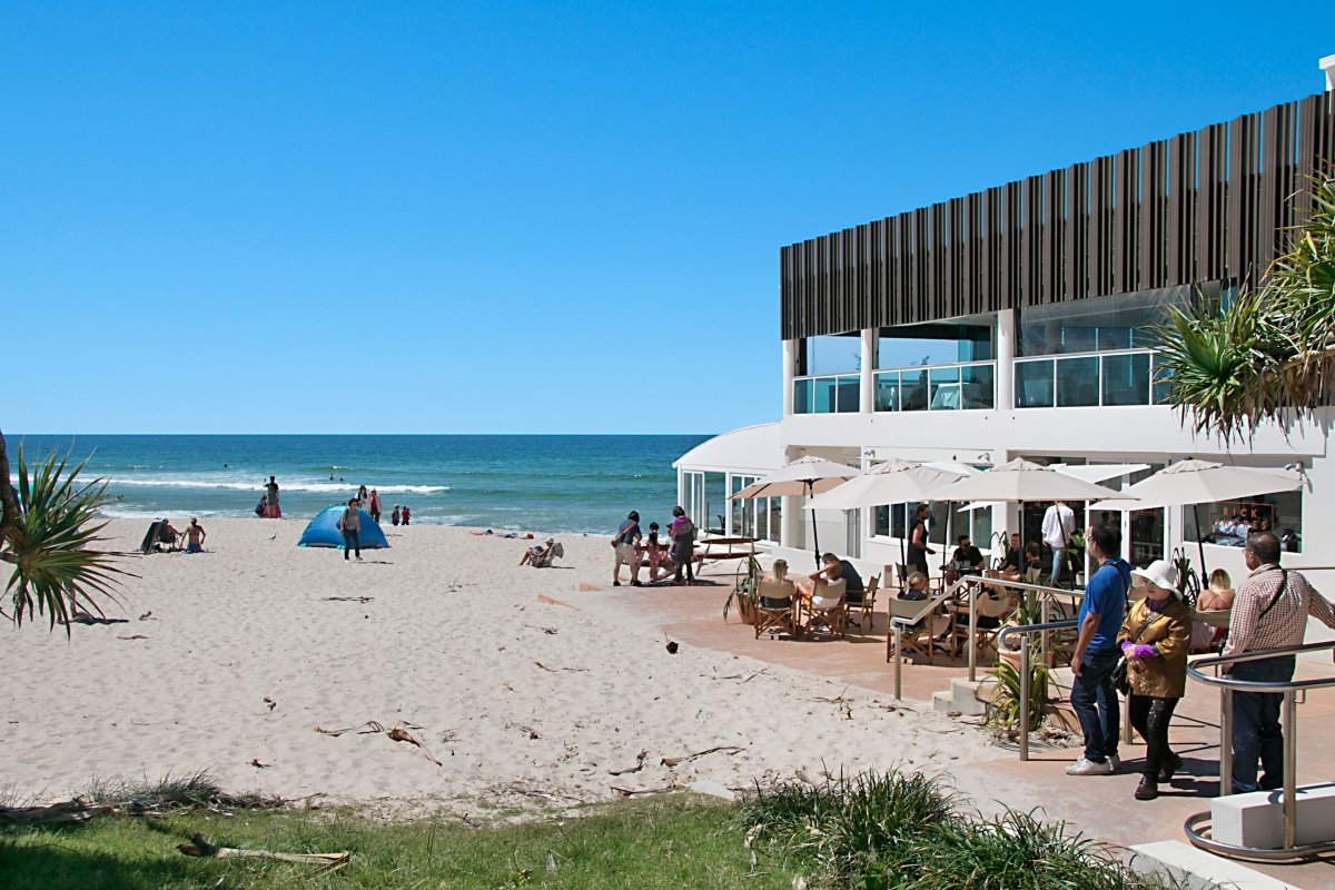 8/64 The Esplanade BURLEIGH HEADS 21