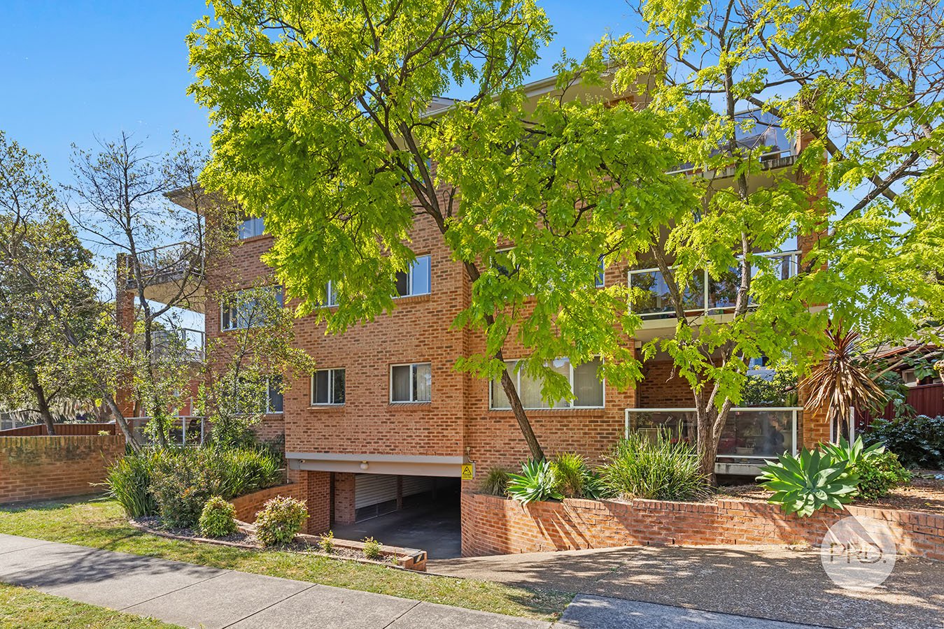 8/65 Pitt Street MORTDALE 1