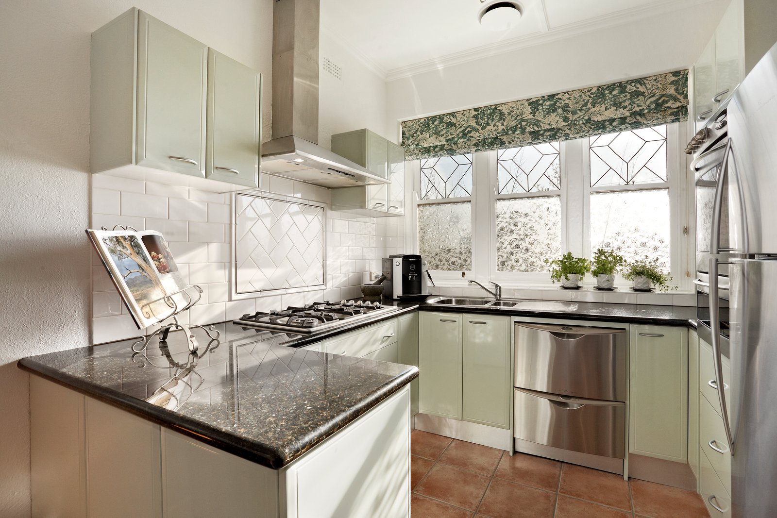 Gallery: 8/66 Murray Street