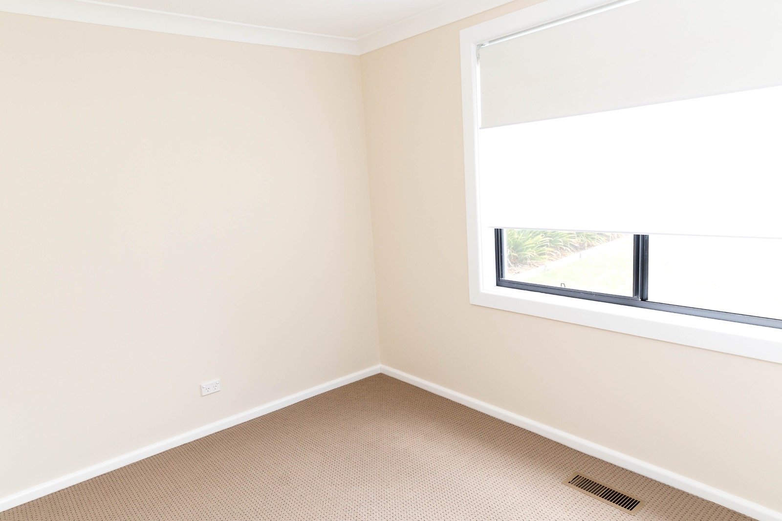 868 Tenbrink Street ALBURY 9
