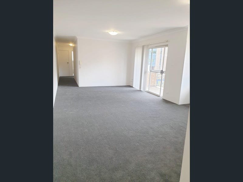 8/69 Goulburn Street LIVERPOOL 4