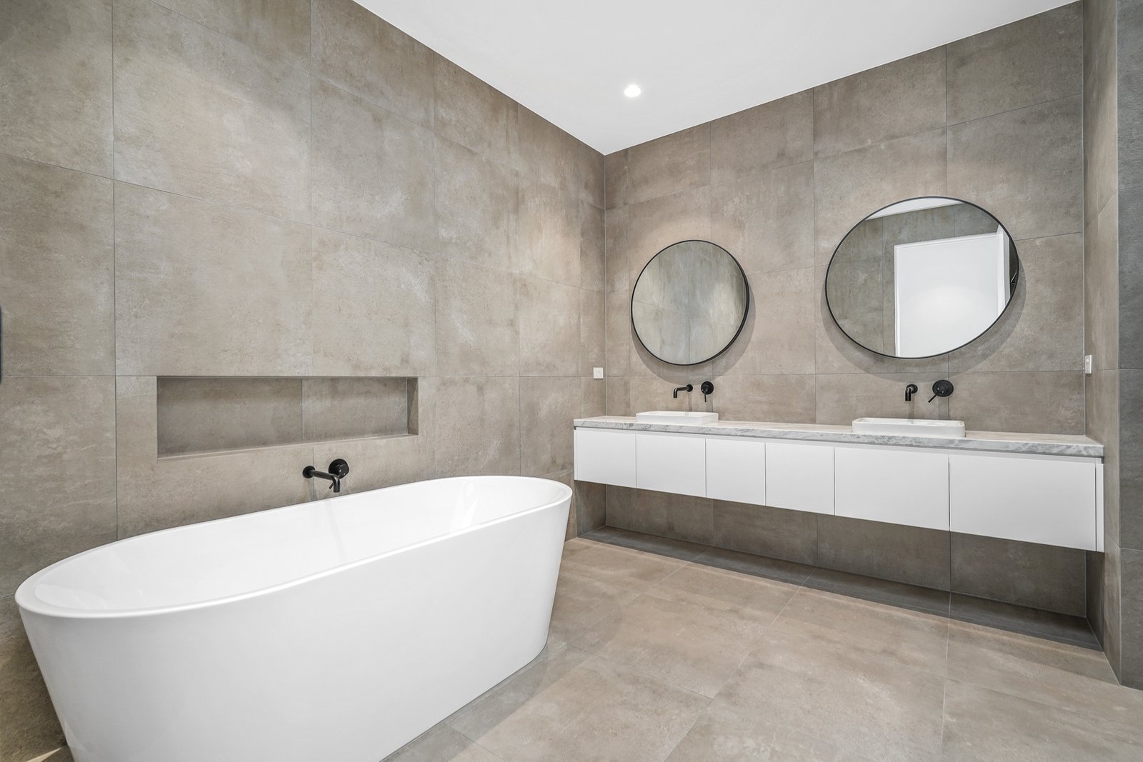 Gallery: 86B Dalny Road