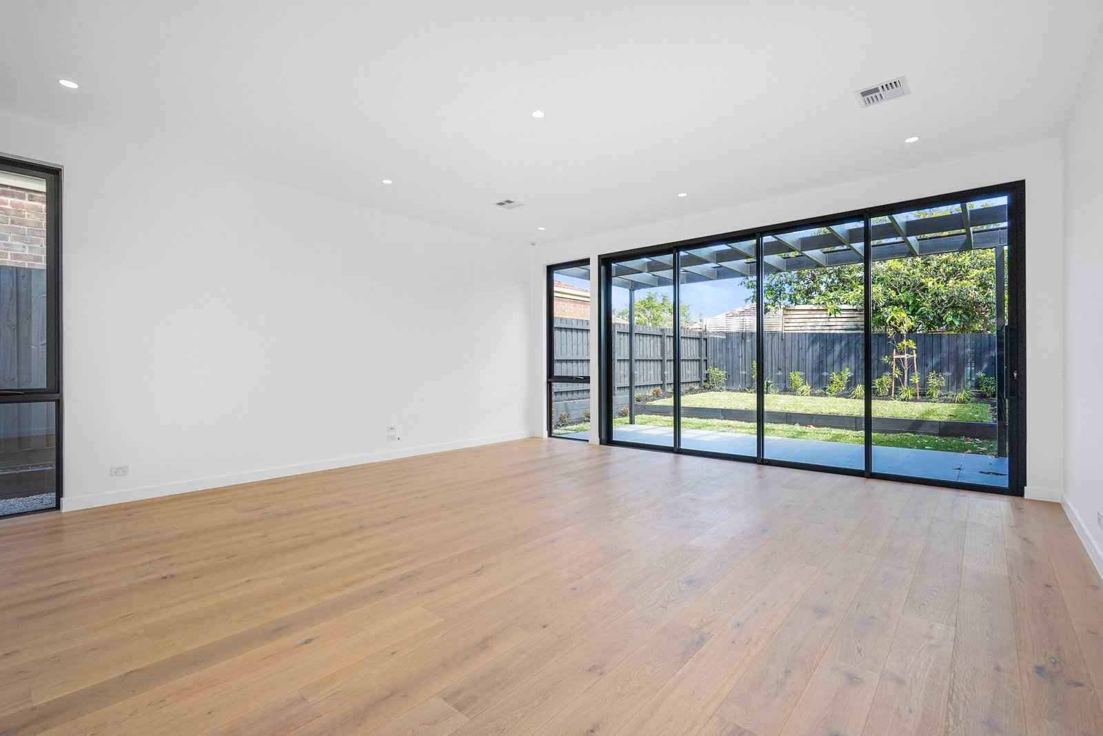 Gallery: 86B Dalny Road