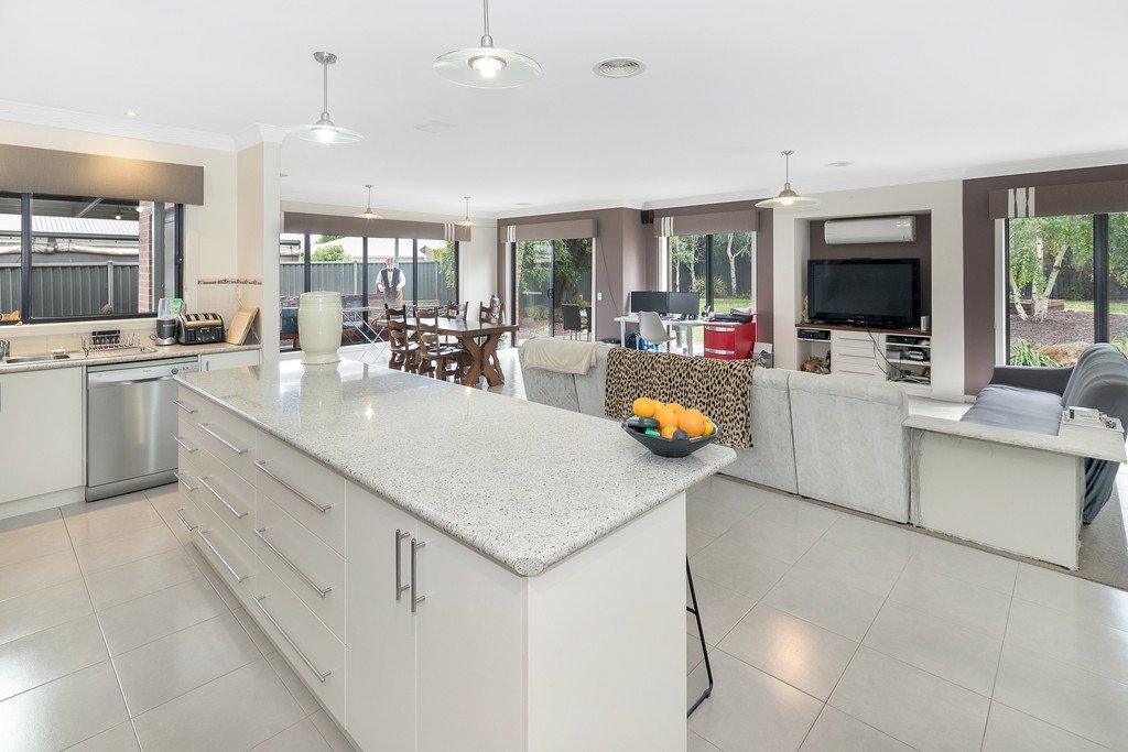 87 Alfredton Drive ALFREDTON 3