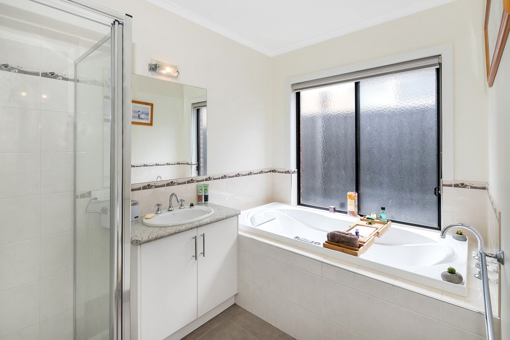 87 Alfredton Drive ALFREDTON 10