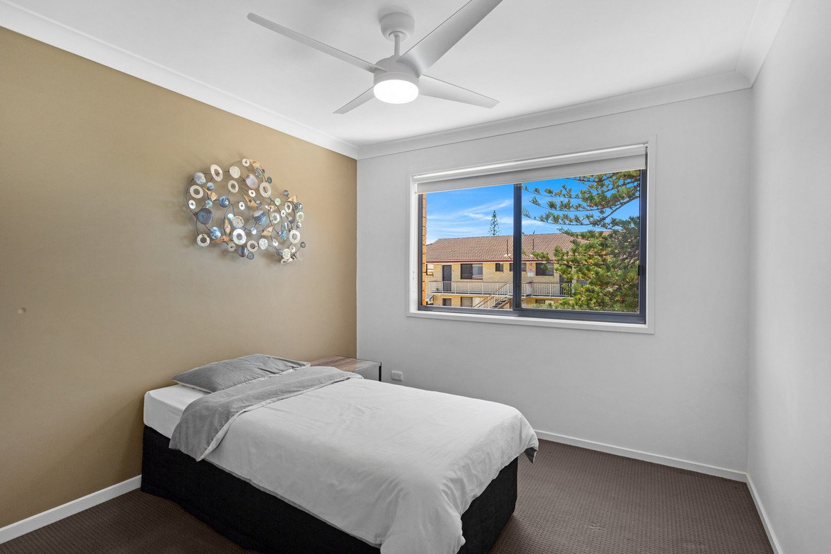 8/7 Aquila Court Mermaid Waters 7