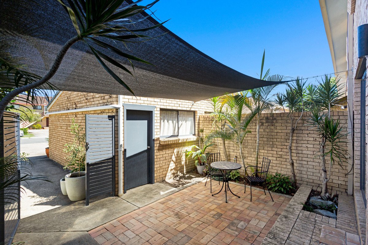 8/7 Aquila Court Mermaid Waters 11