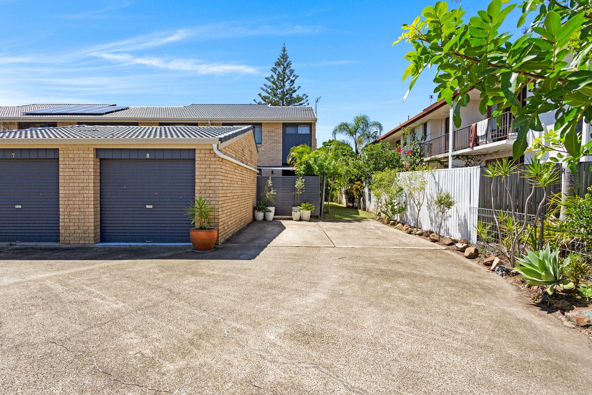 8/7 Aquila Court Mermaid Waters 12