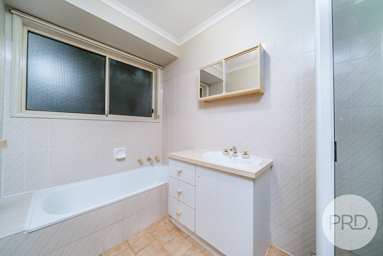 87 Balleroo Crescent GLENFIELD PARK 9