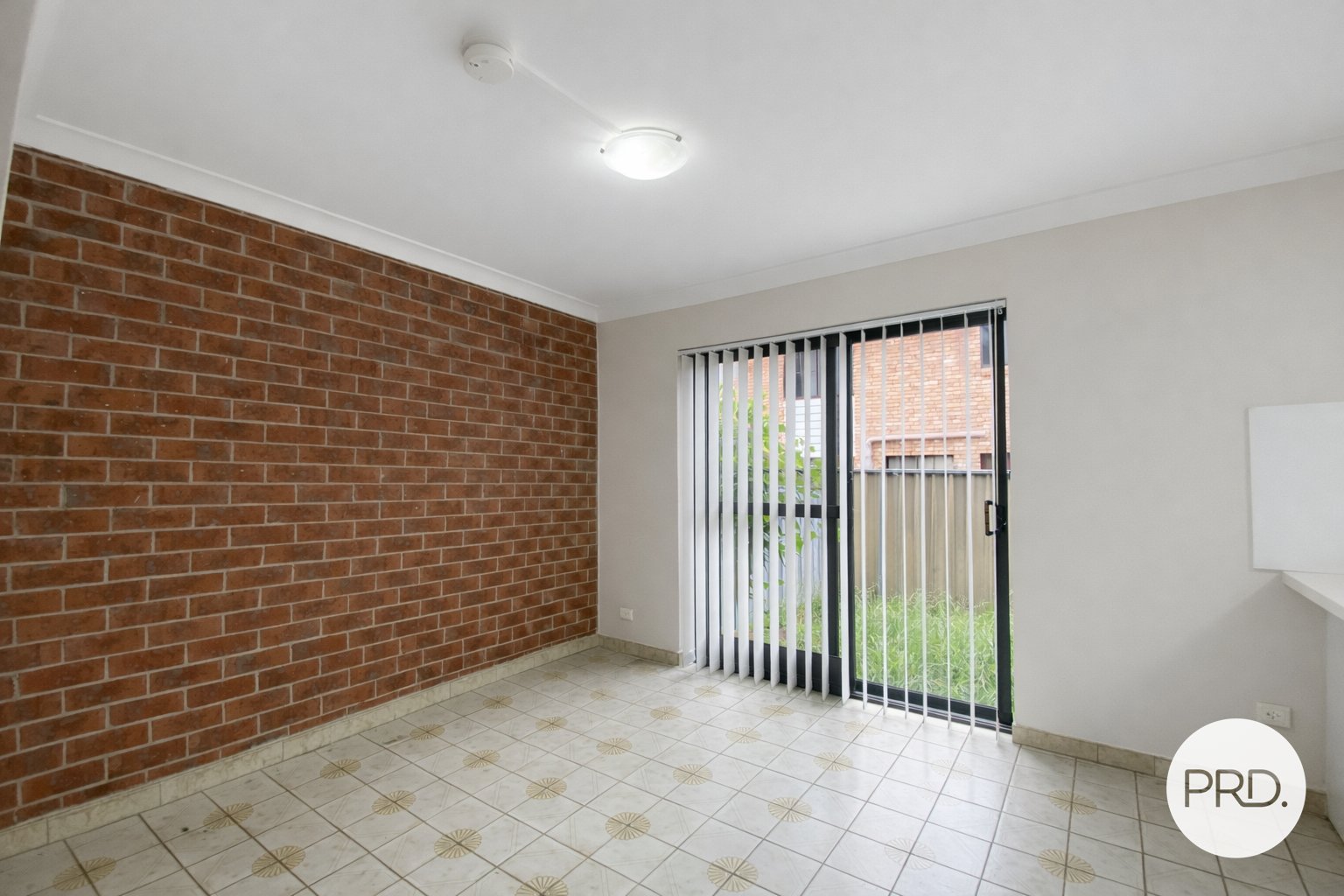 8/7 Boundary Road LIVERPOOL 3