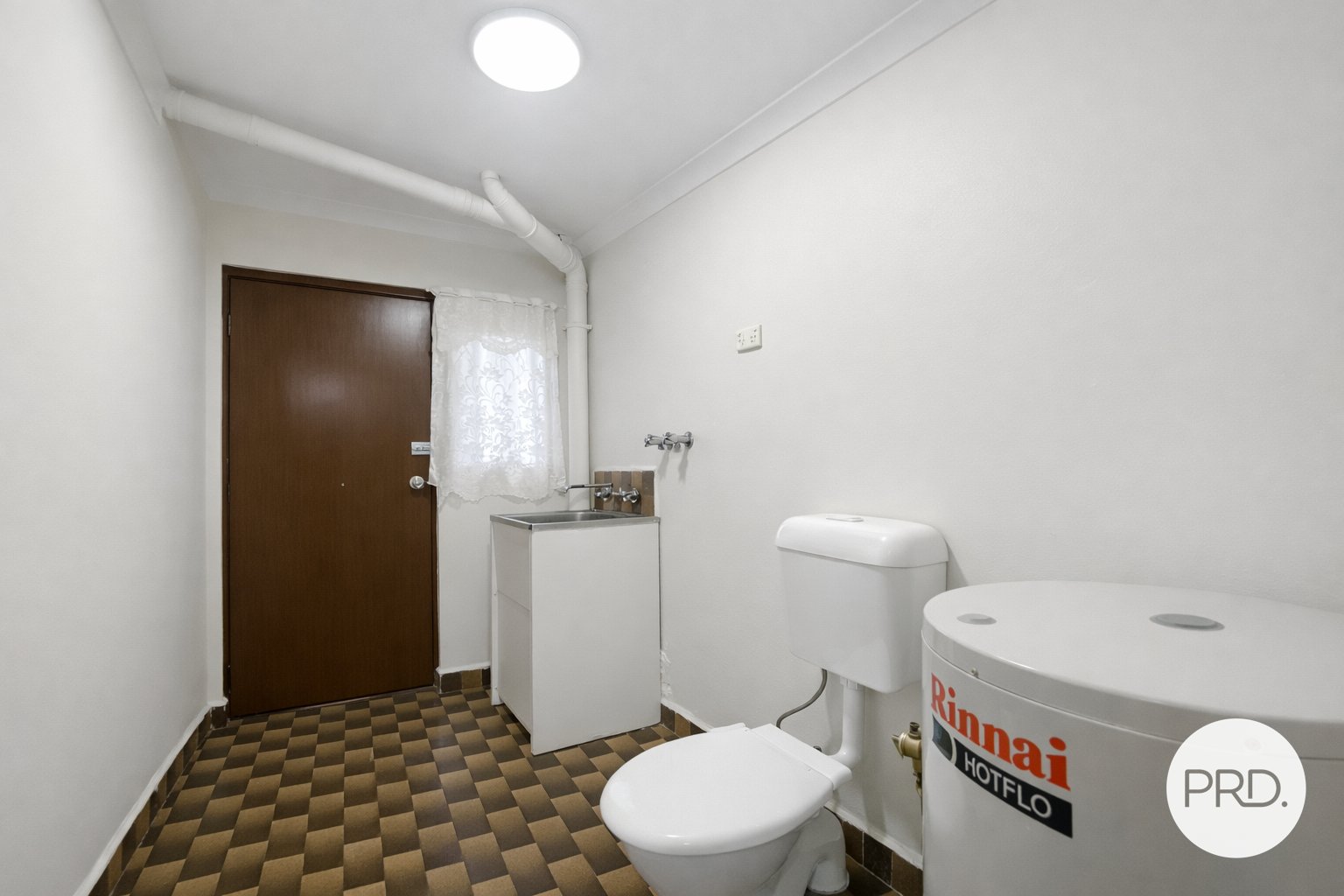 8/7 Boundary Road LIVERPOOL 10