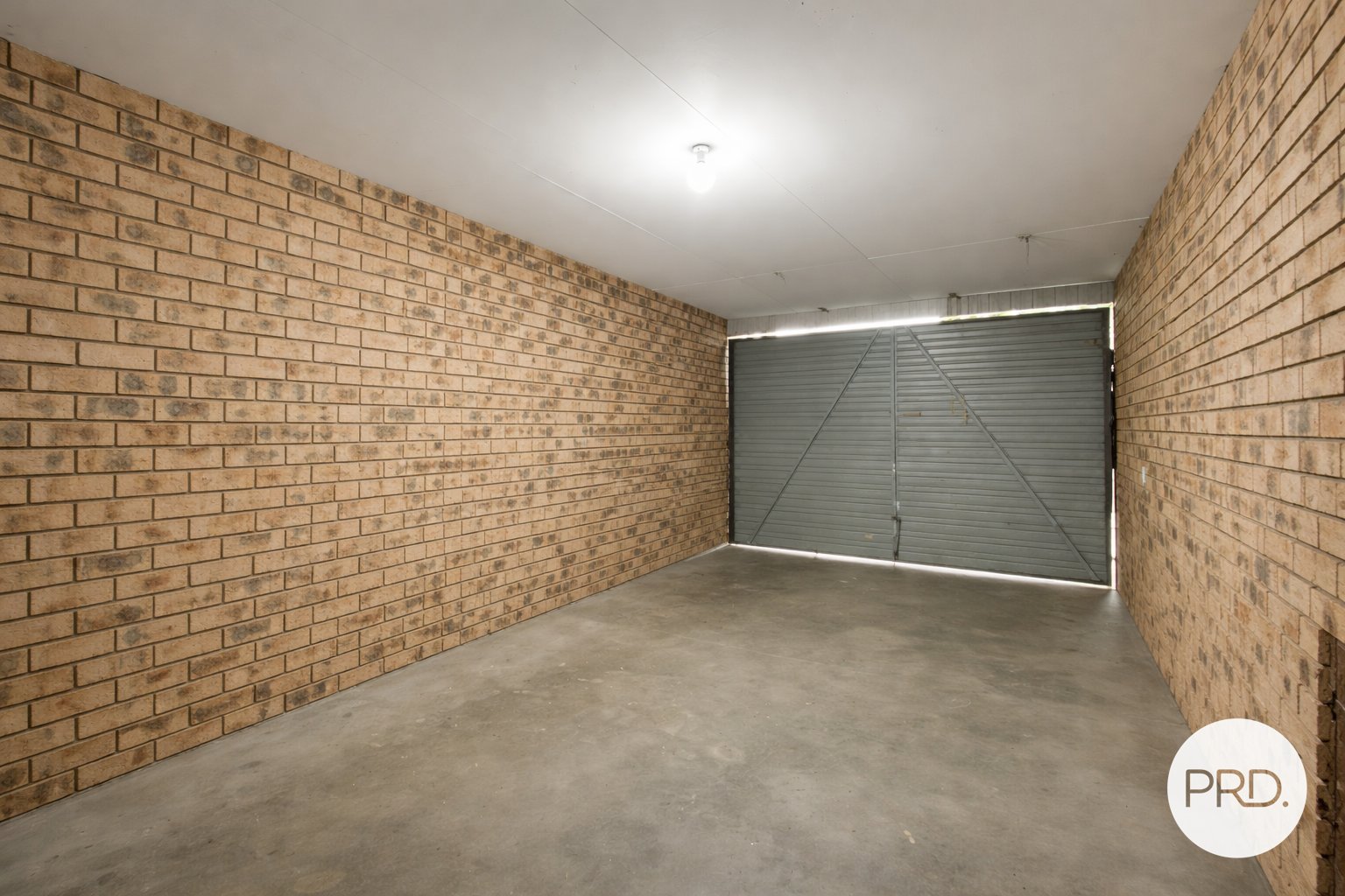 8/7 Boundary Road LIVERPOOL 11