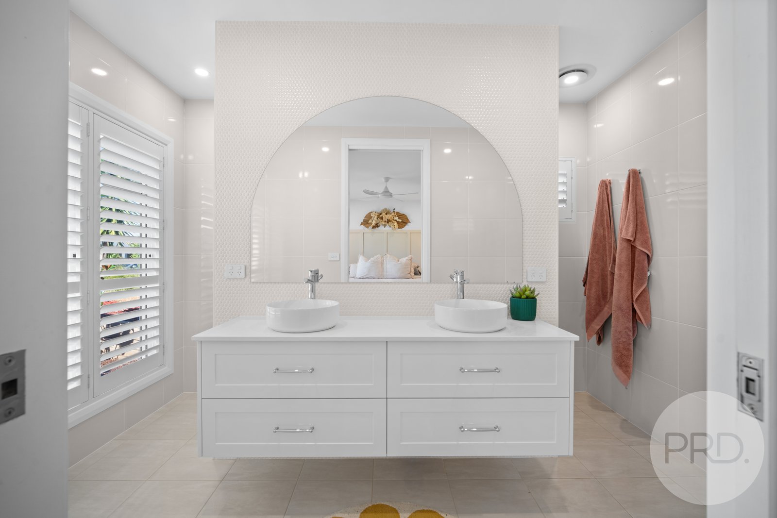 87 Bradman Drive BOOROOMA 12