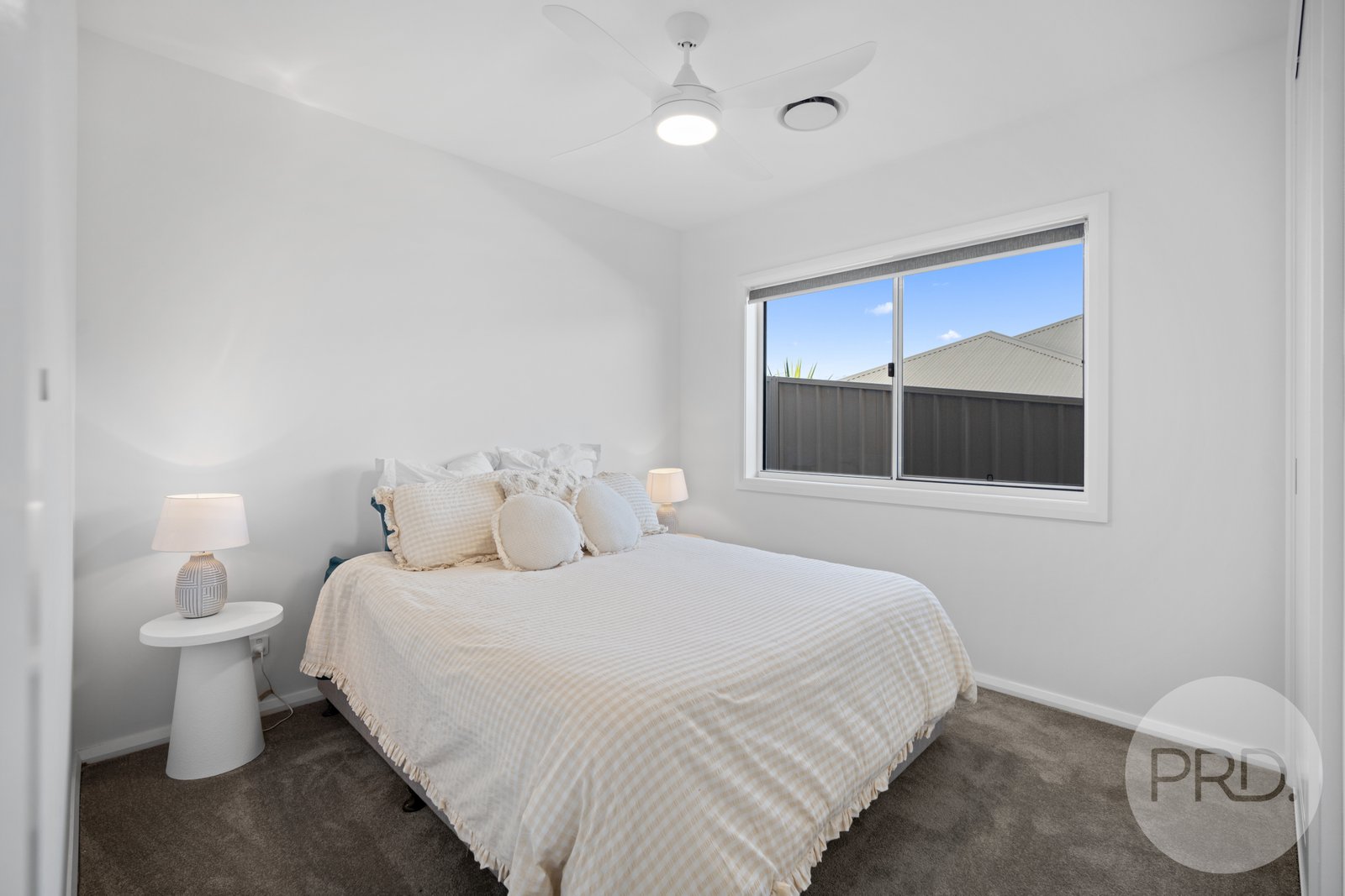 87 Bradman Drive BOOROOMA 14