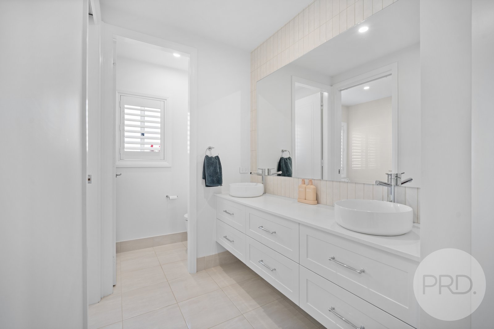 87 Bradman Drive BOOROOMA 17