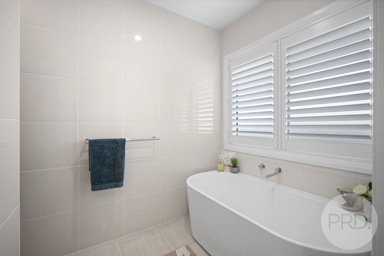 87 Bradman Drive BOOROOMA 18