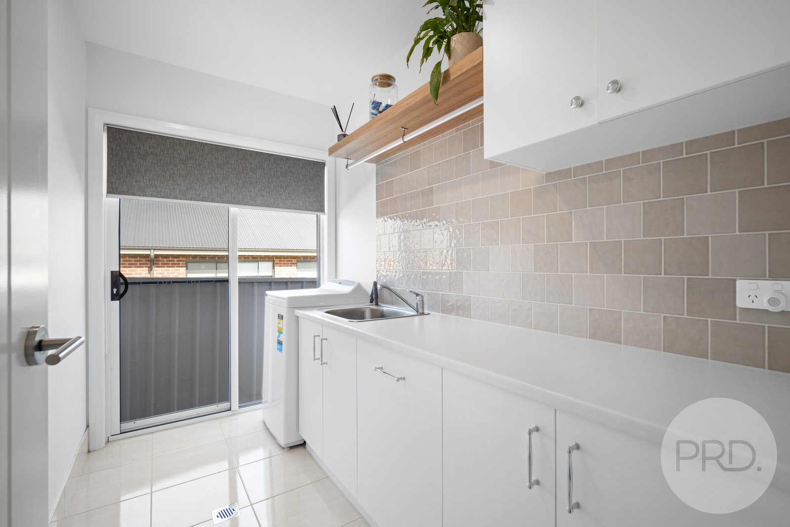 87 Bradman Drive BOOROOMA 19