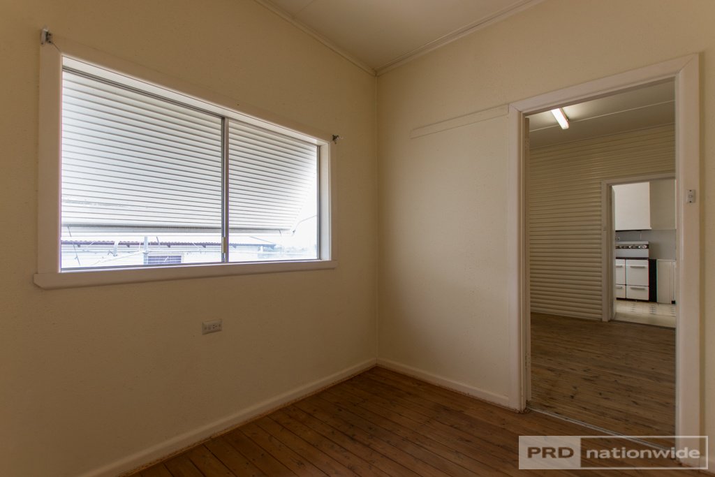 87 Broughton Street TUMUT 6