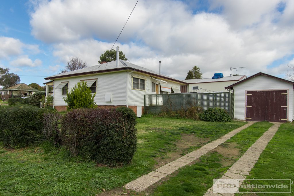 87 Broughton Street TUMUT 12