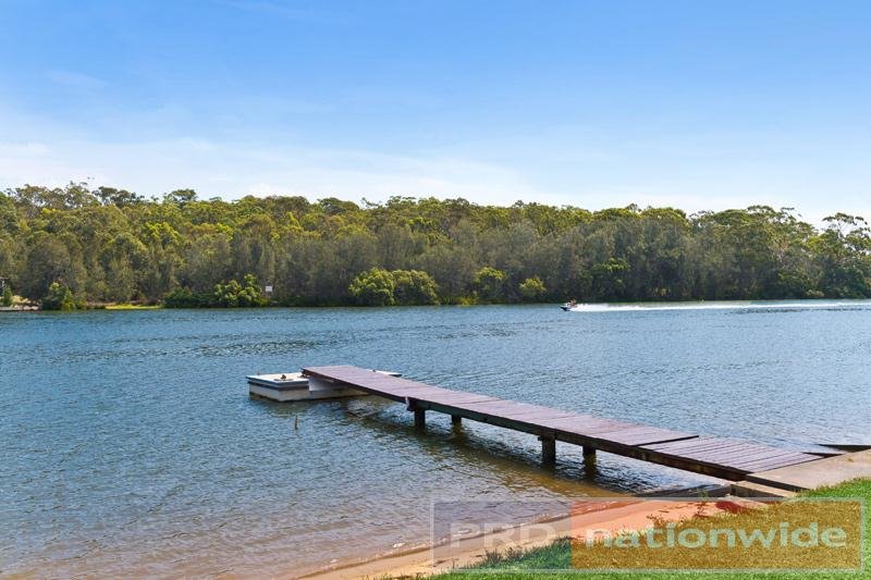 87 Burbank Avenue PICNIC POINT 1