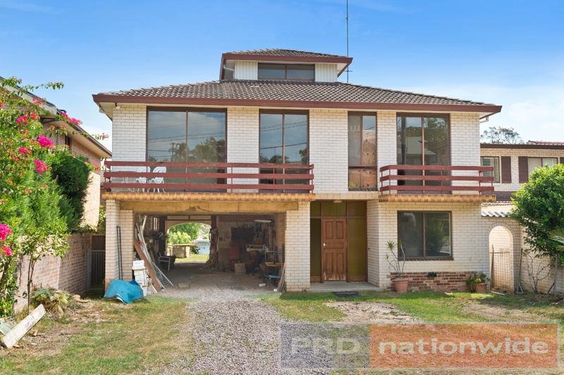 87 Burbank Avenue PICNIC POINT 3