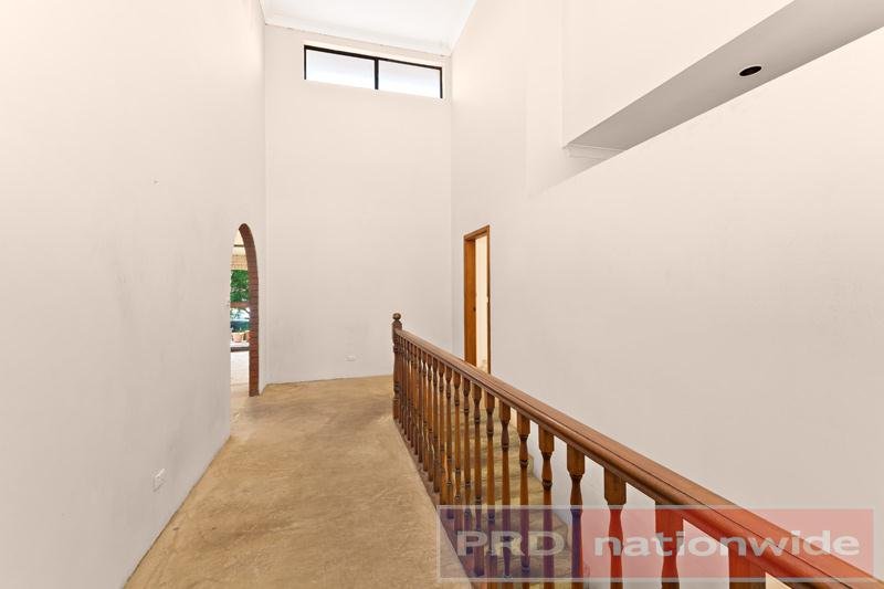 87 Burbank Avenue PICNIC POINT 6