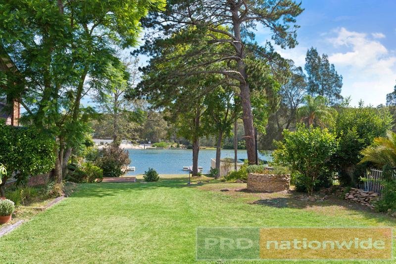 87 Burbank Avenue PICNIC POINT 9