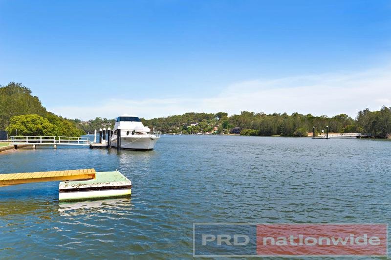 87 Burbank Avenue PICNIC POINT 12