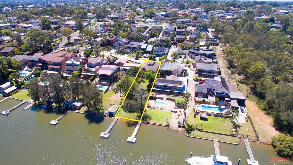 87 Burbank Avenue PICNIC POINT 13