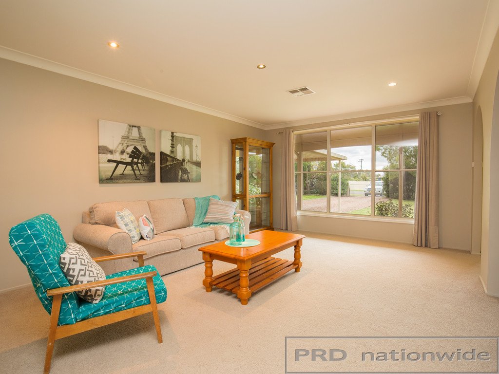 87 Clarence Street WALLALONG 2