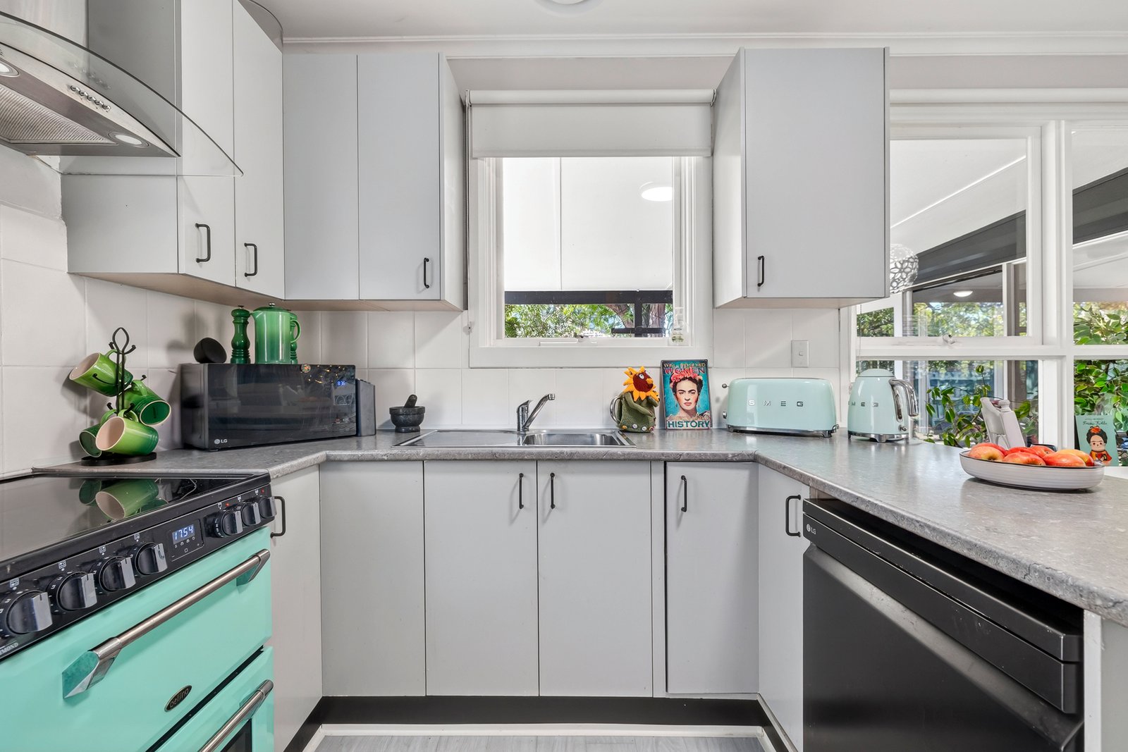 Gallery: 87 Essex Road