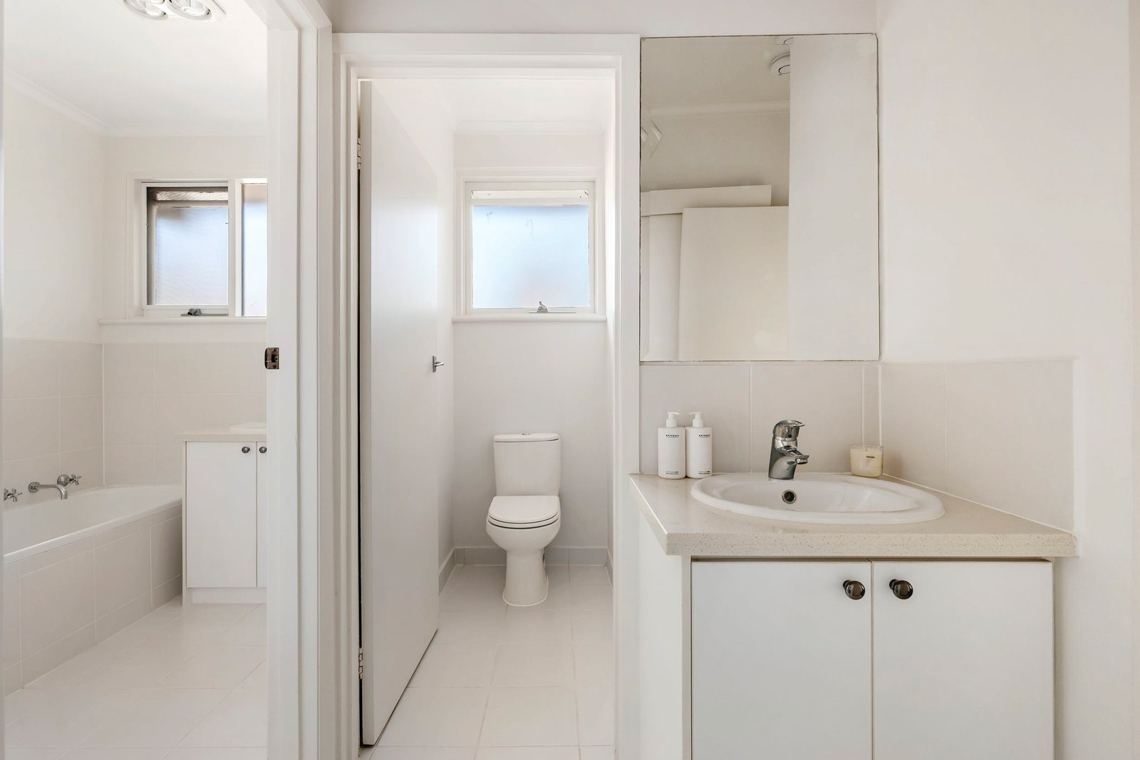 Real Estate and Property in 8/7 Ferncroft Avenue , Malvern East, VIC