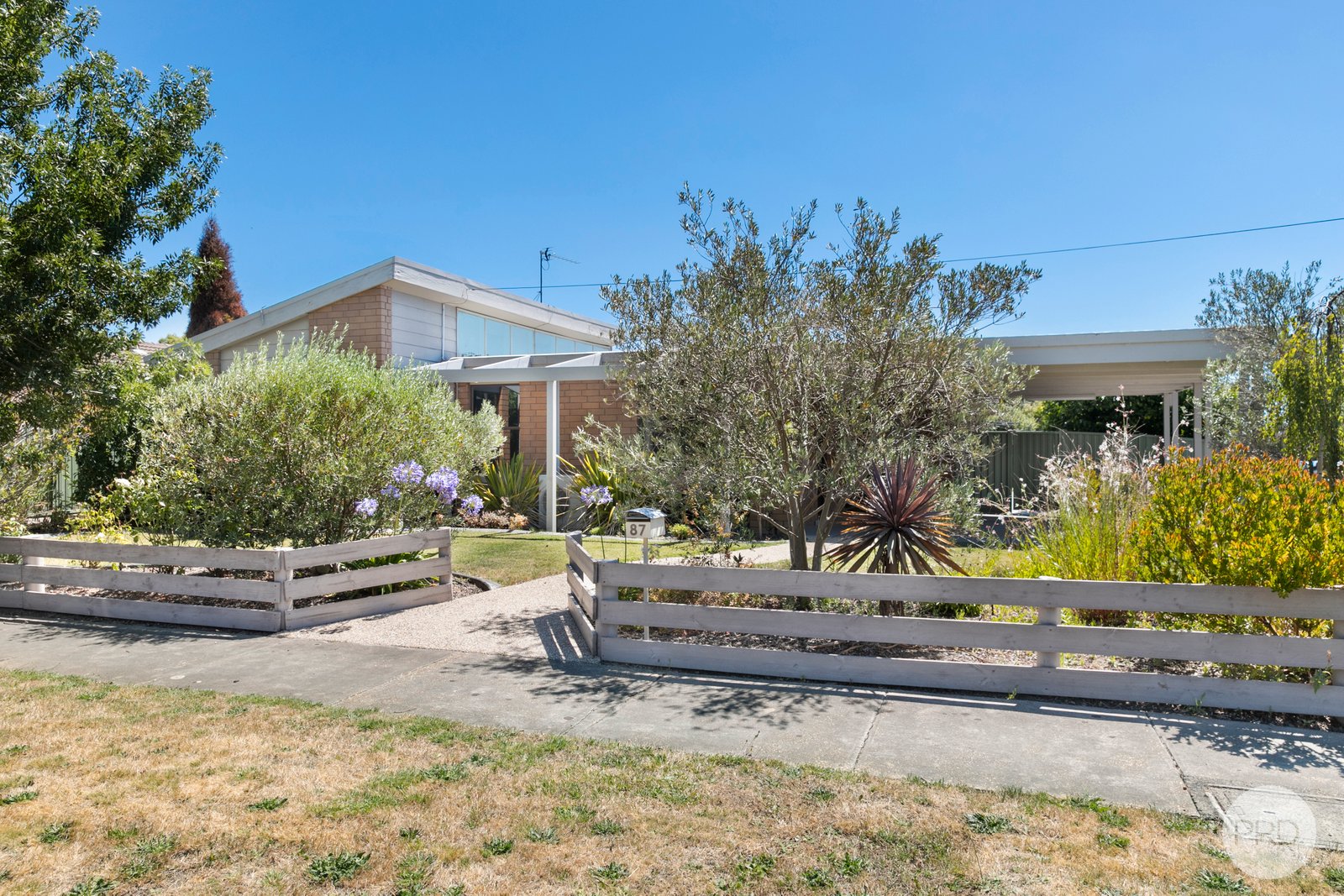 87 Grandview Grove WENDOUREE 2