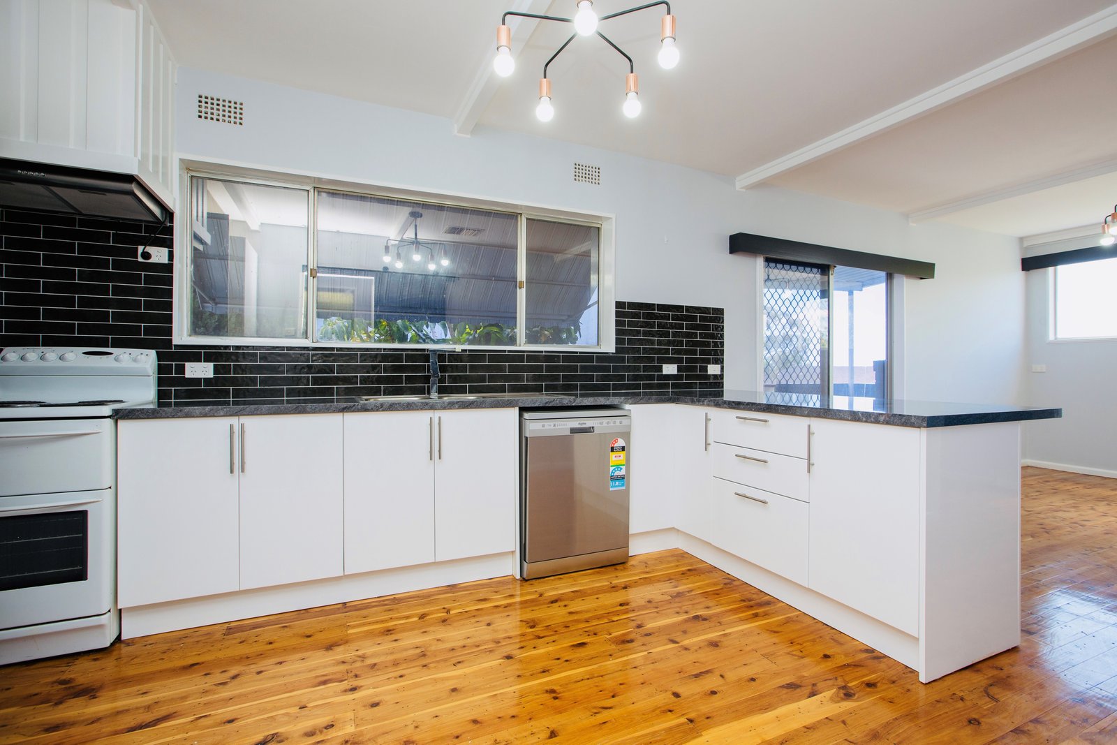 87 Hillvue Road TAMWORTH 3