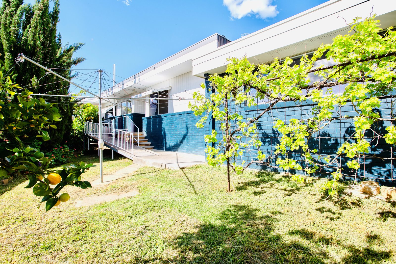 87 Hillvue Road TAMWORTH 10