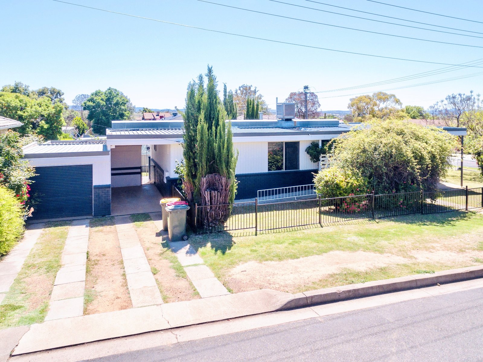 87 Hillvue Road TAMWORTH 11