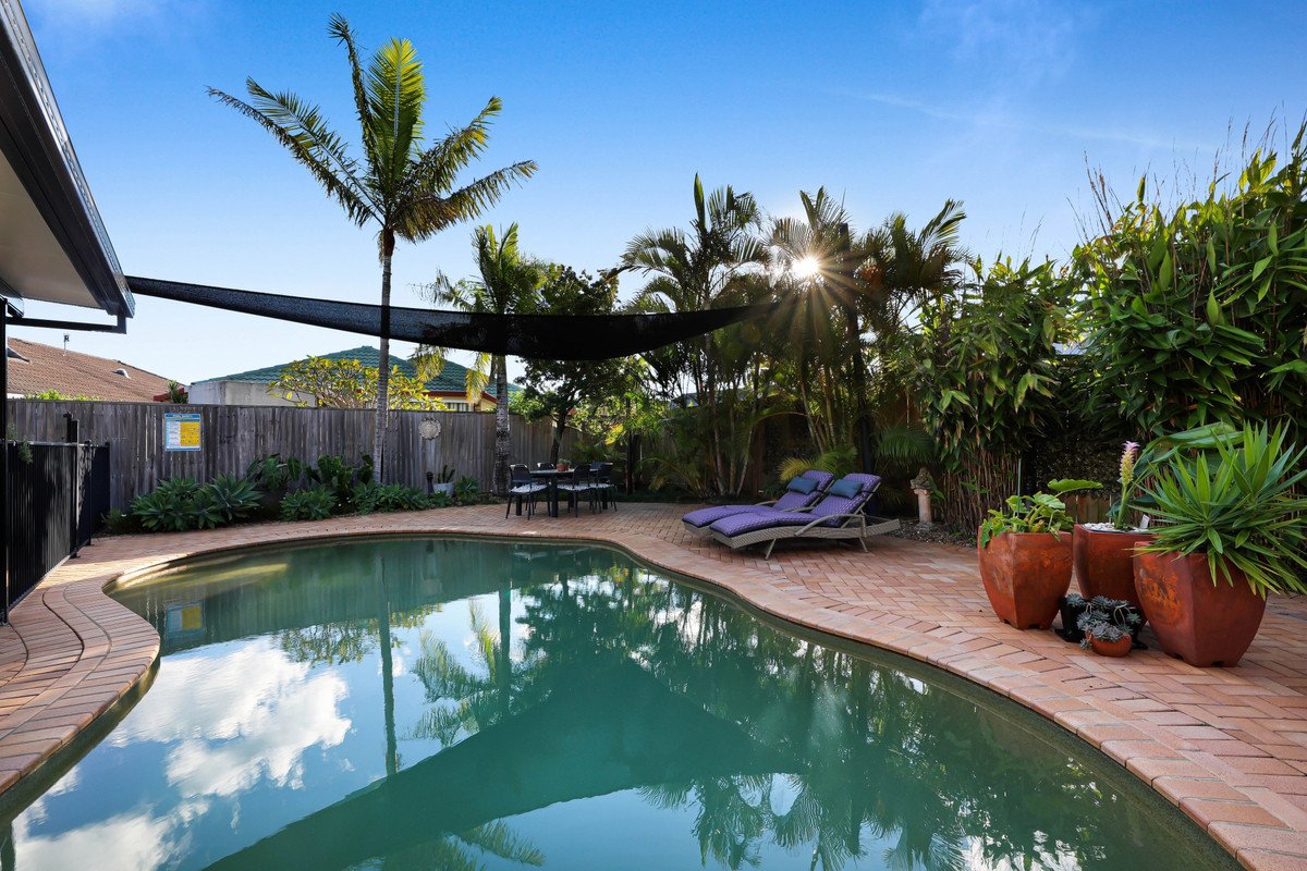 87 Honeyeater Drive BURLEIGH WATERS 22