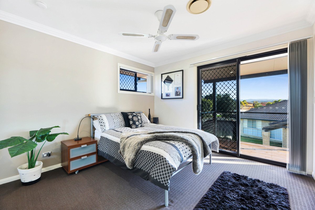 87 Honeyeater Drive BURLEIGH WATERS 13
