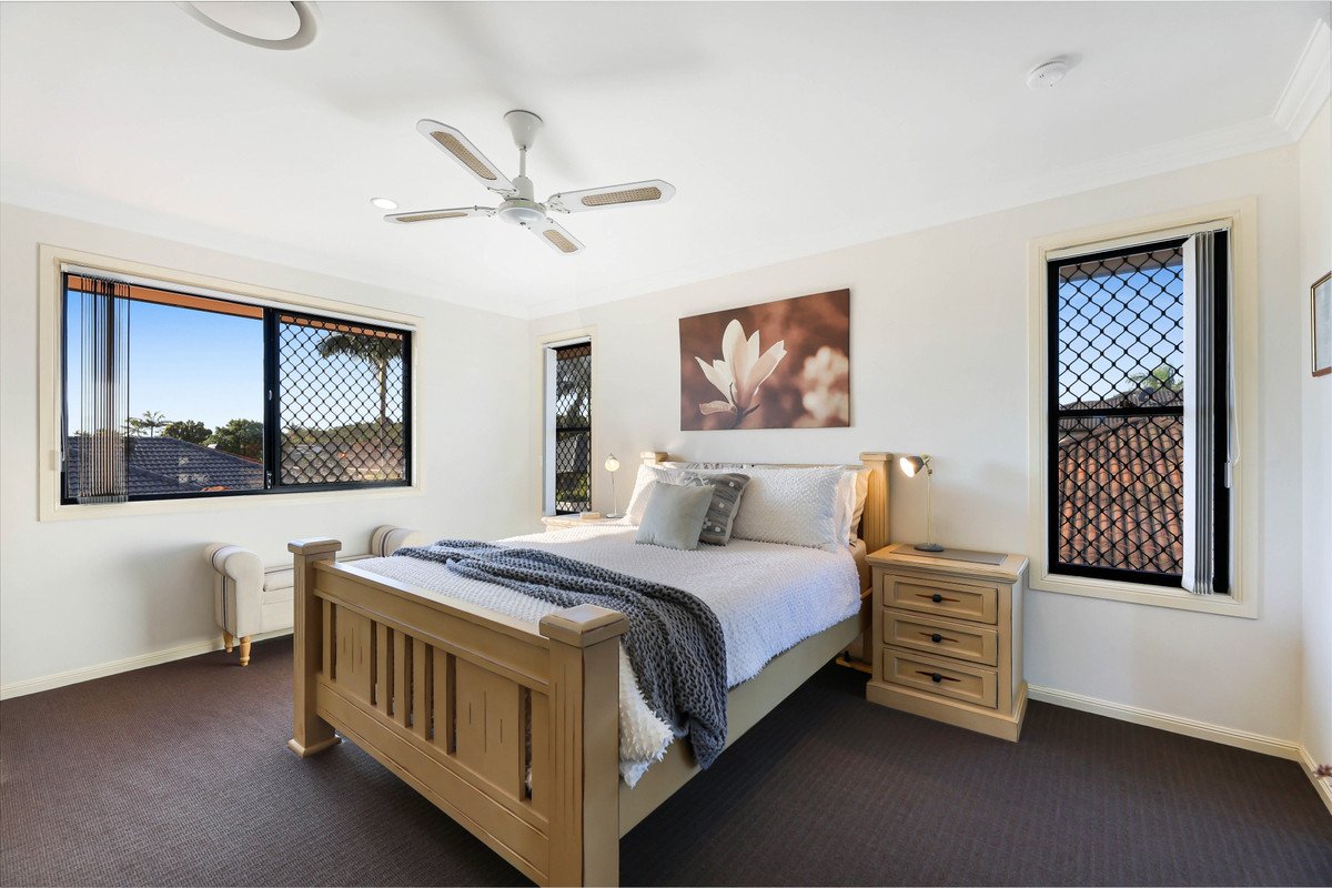 87 Honeyeater Drive BURLEIGH WATERS 17