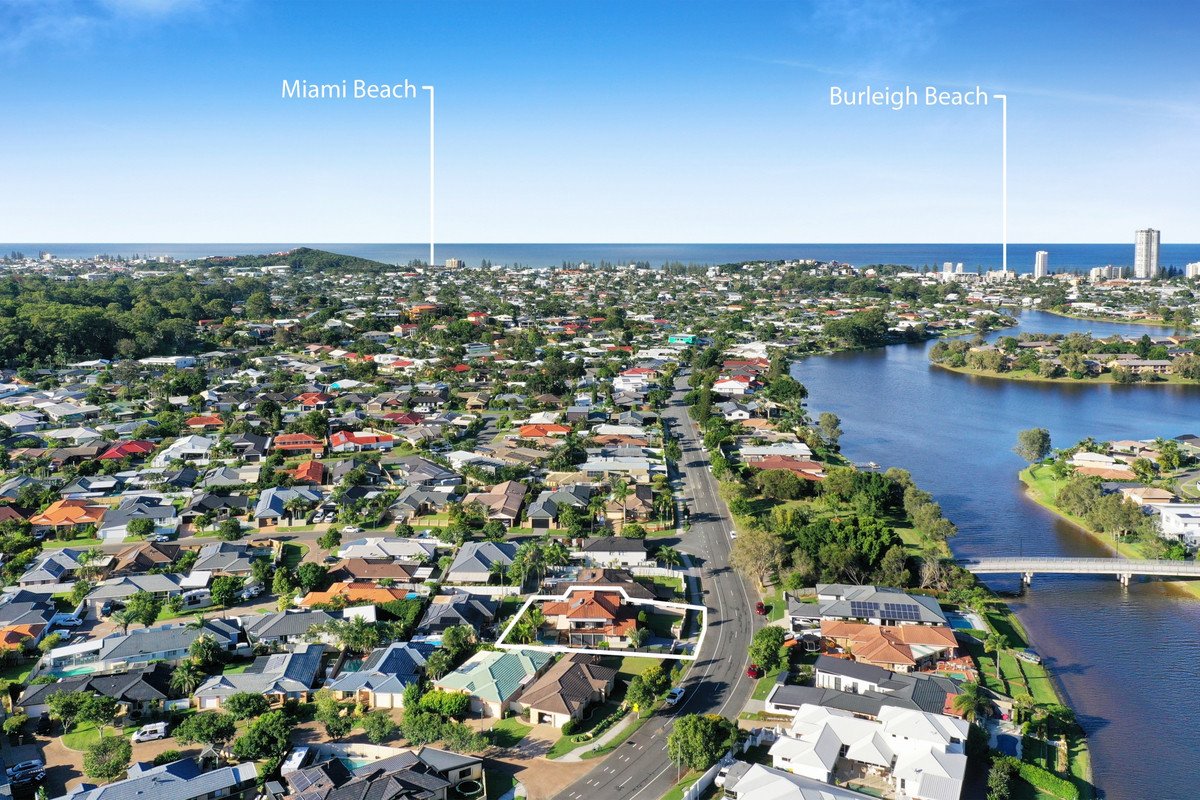 87 Honeyeater Drive BURLEIGH WATERS 29