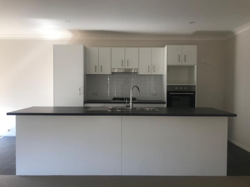 87 Kenny Drive TAMWORTH 8