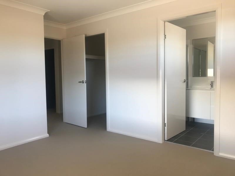 87 Kenny Drive WEST TAMWORTH 4