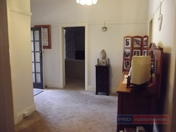 87 Merivale Street TUMUT 7